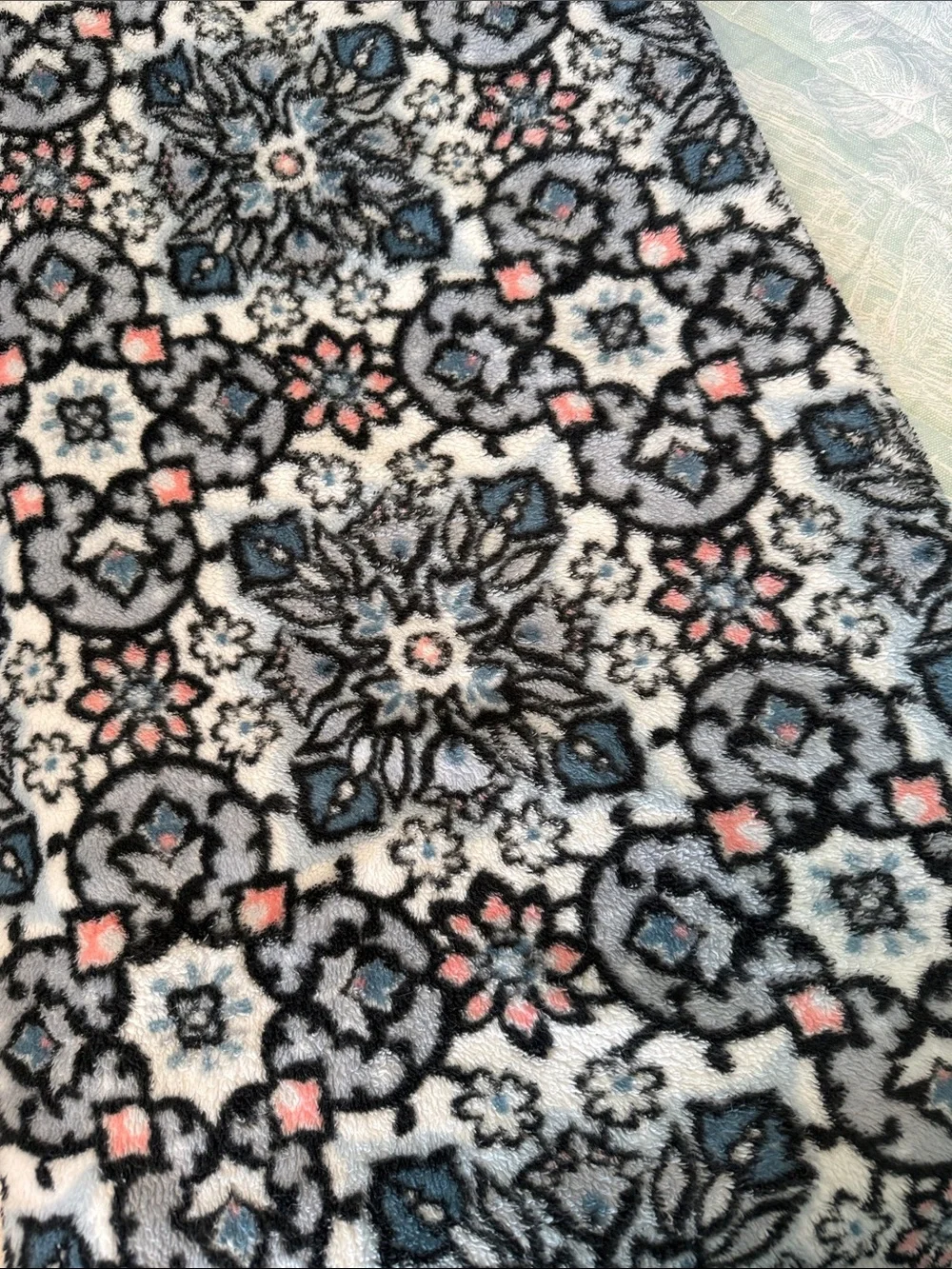 Vera Bradley Cream Floral Pattern Plush Throw Blanket with Blue and Pink Accents